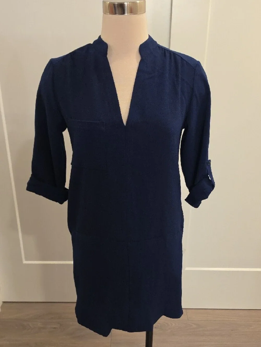 Lush women’s Navy V-Neck Shift Mini Dress size XS new with tags